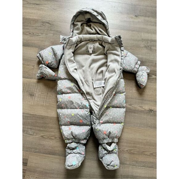 Baby Gap Unisex 0-6MO One Piece Footie Fleece Lined Grey Star Outfit - Picture 9 of 12